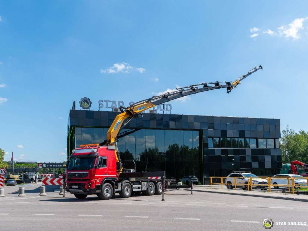 Volvo FMX 500 8x2 Effer 585 Fly Jib Winch Crane Kran - Camión grúa: foto 2 Volvo FMX 500 8x2 Effer 585 Fly Jib Winch Crane Kran - Camión grúa: foto 2