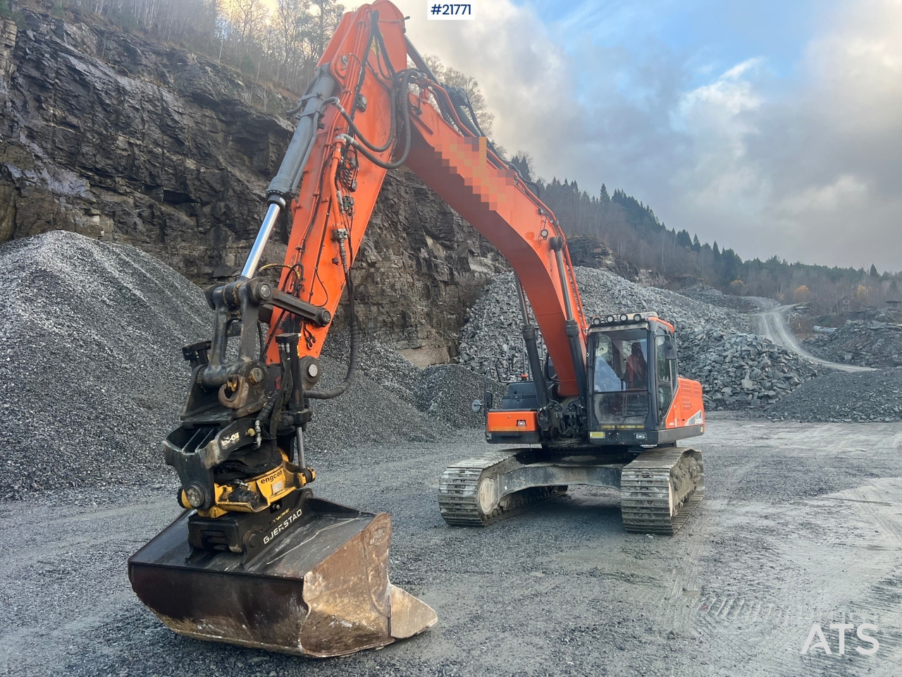 Doosan Dx300lc-5 Gravemaskin m/ rototilt og pusseskuffe - Excavadora: foto 3 Doosan Dx300lc-5 Gravemaskin m/ rototilt og pusseskuffe - Excavadora: foto 3