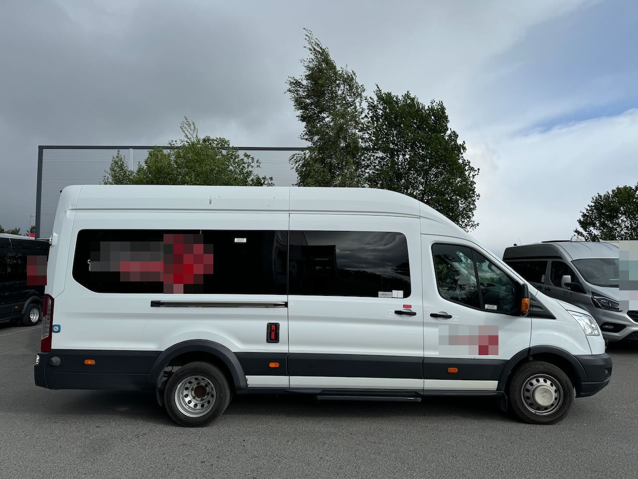 Ford Transit 17 seter minibuss - Minibús, Furgoneta de pasajeros: foto 2 Ford Transit 17 seter minibuss - Minibús, Furgoneta de pasajeros: foto 2