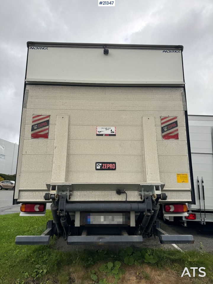 Iveco Eurocargo 75-210 - Camión caja cerrada: foto 4 Iveco Eurocargo 75-210 - Camión caja cerrada: foto 4