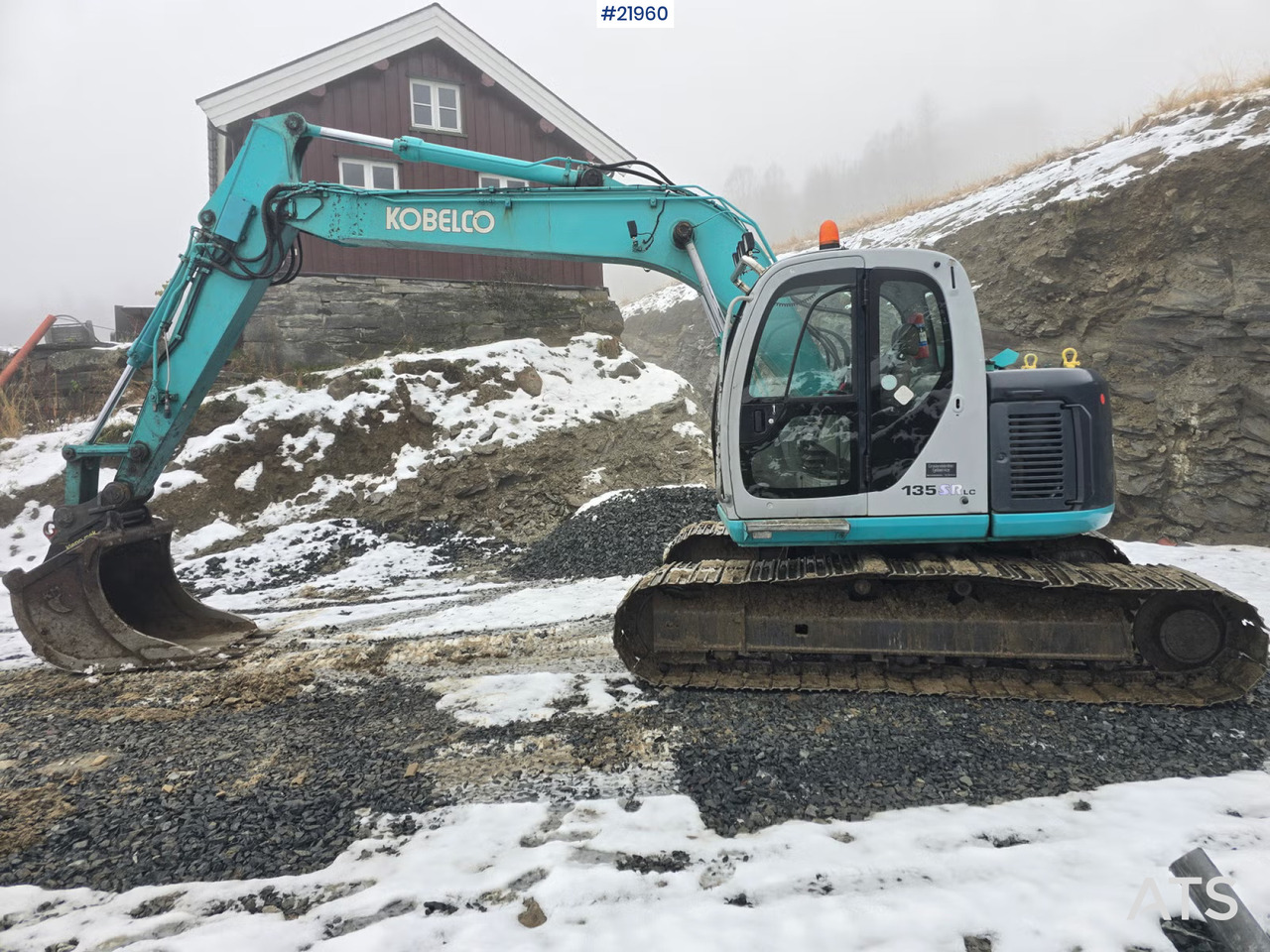 Kobelco SK135 SR LC Beltegraver m/ Graveskuffe og hydraulisk pusseskuffe - Excavadora de cadenas: foto 5 Kobelco SK135 SR LC Beltegraver m/ Graveskuffe og hydraulisk pusseskuffe - Excavadora de cadenas: foto 5