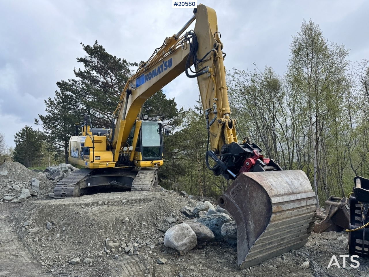 Excavadora Komatsu HB215LC-2: foto 10
