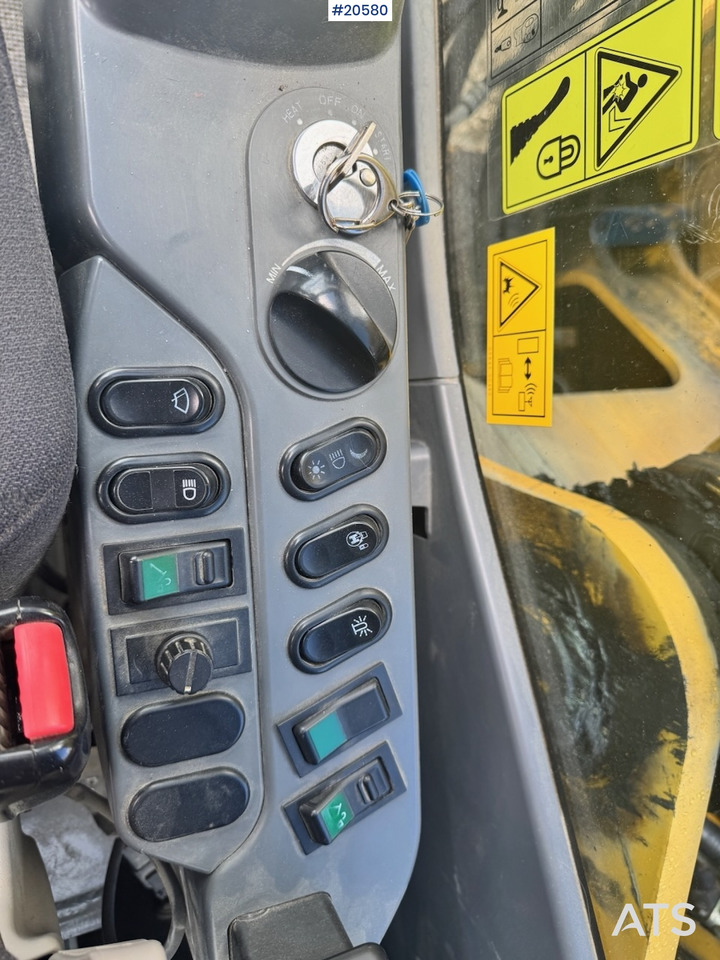 Excavadora Komatsu HB215LC-2: foto 44