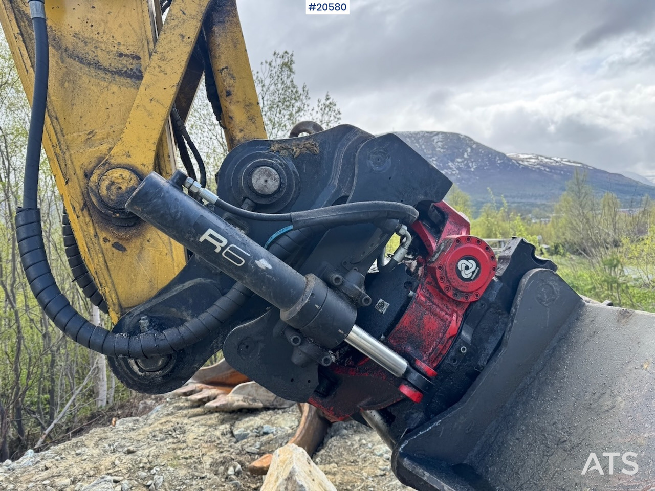 Excavadora Komatsu HB215LC-2: foto 31