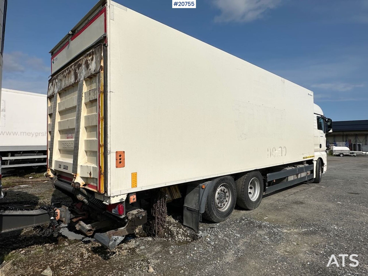 MAN TGX 26.480 - Camión caja cerrada: foto 3 MAN TGX 26.480 - Camión caja cerrada: foto 3