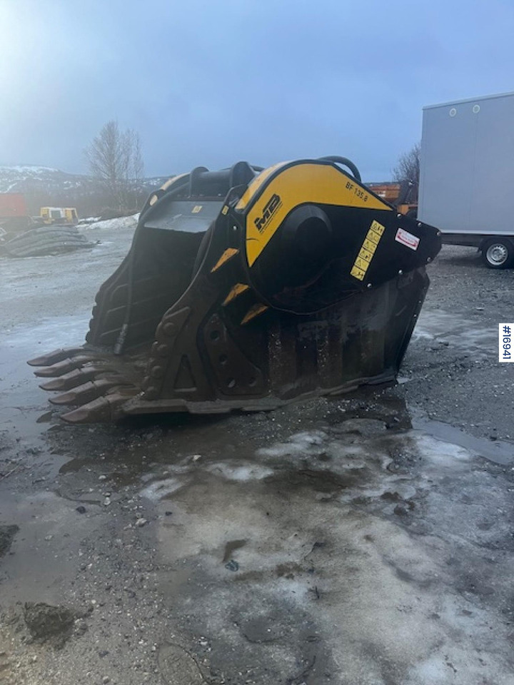 MB knuseskuffe m/ G90 feste - Maquinaria de construcción: foto 1 MB knuseskuffe m/ G90 feste - Maquinaria de construcción: foto 1