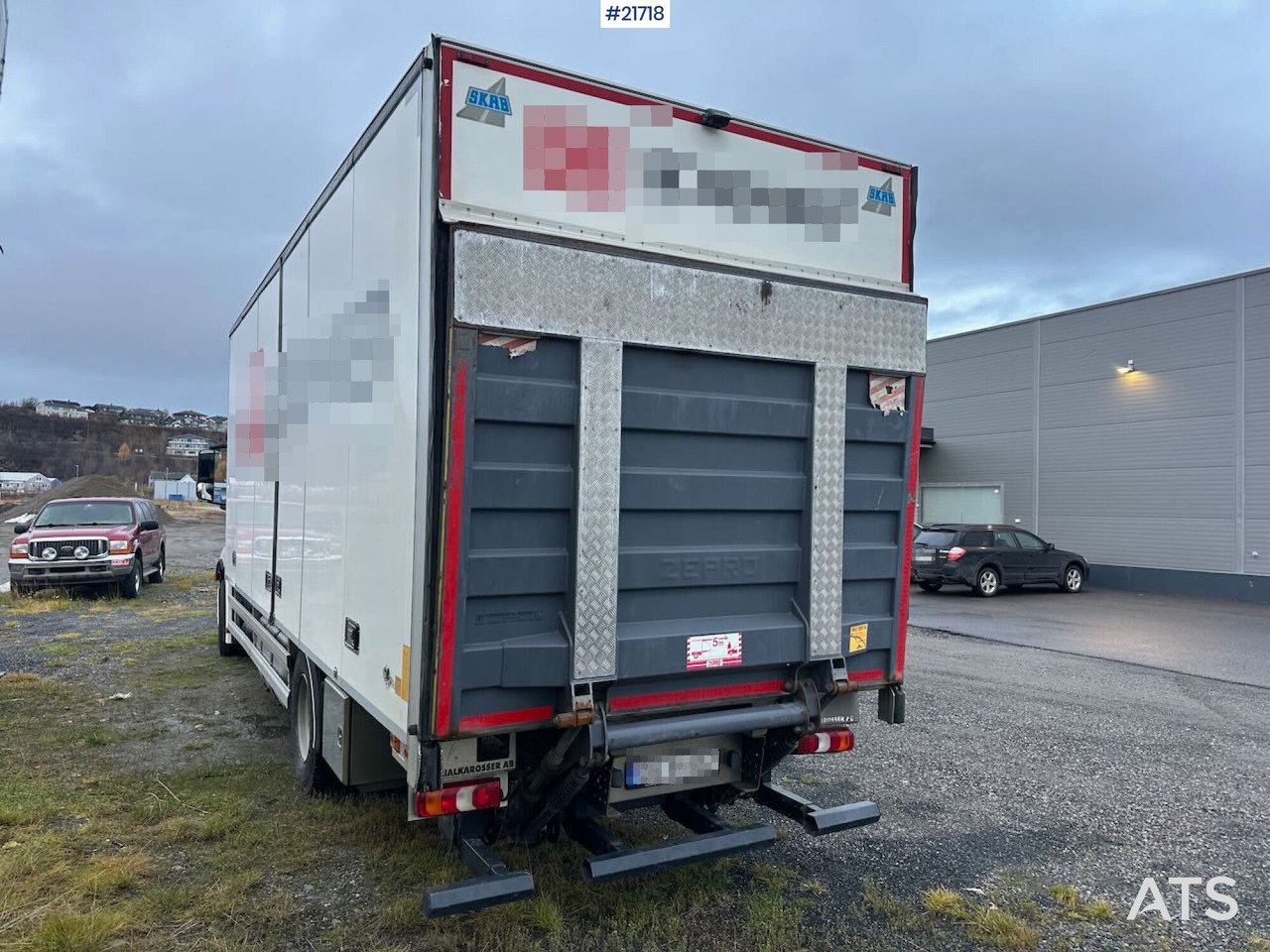 Mercedes Actros 1835 skapbil m/ Full sideåpning, aggregat, lift og 2 sett dekk - Camión caja cerrada: foto 3 Mercedes Actros 1835 skapbil m/ Full sideåpning, aggregat, lift og 2 sett dekk - Camión caja cerrada: foto 3