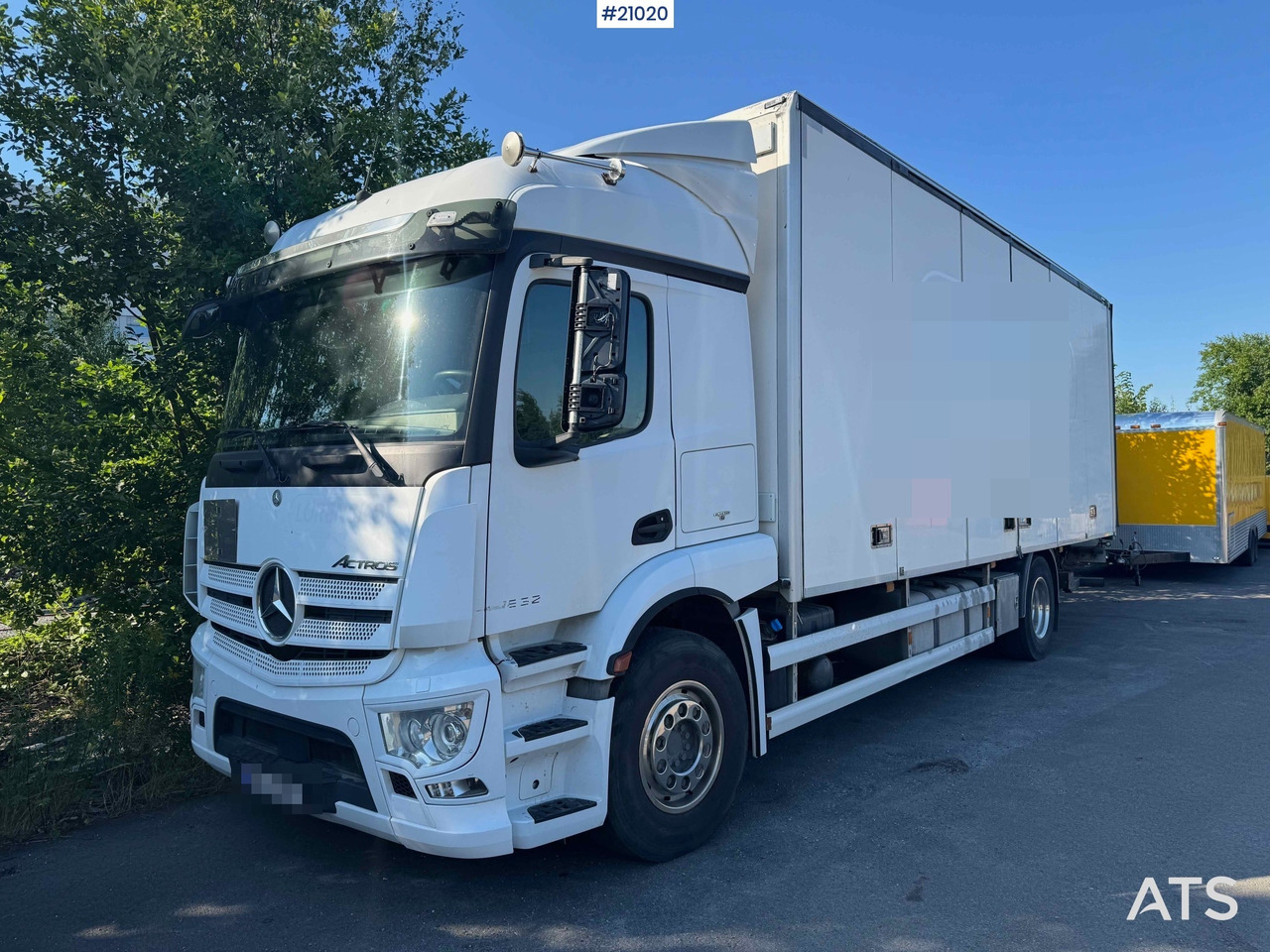 Mercedes Actros - Camión caja cerrada: foto 2 Mercedes Actros - Camión caja cerrada: foto 2