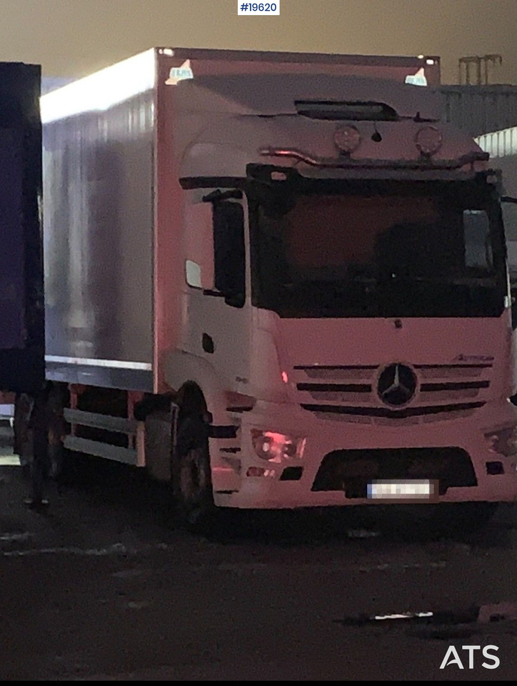 Mercedes Actros - Camión caja cerrada: foto 3 Mercedes Actros - Camión caja cerrada: foto 3
