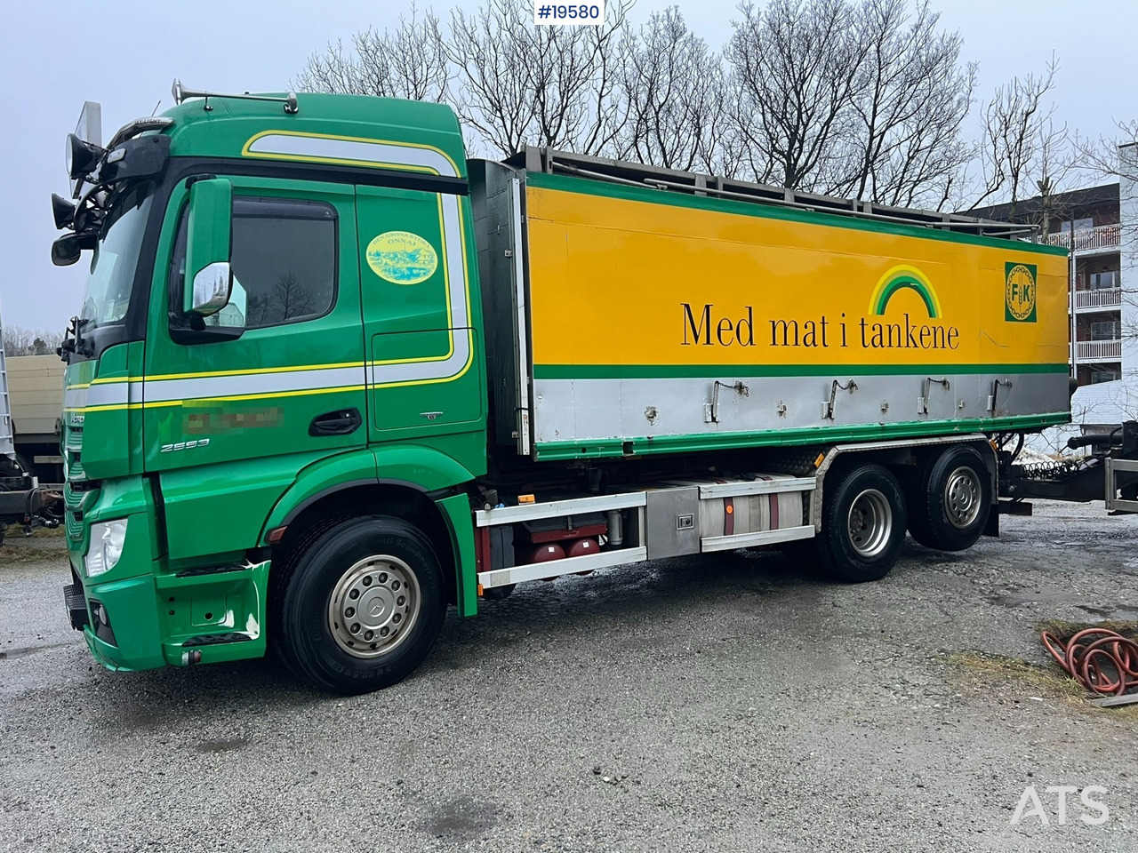 Mercedes Actros - Camión cisterna: foto 1 Mercedes Actros - Camión cisterna: foto 1