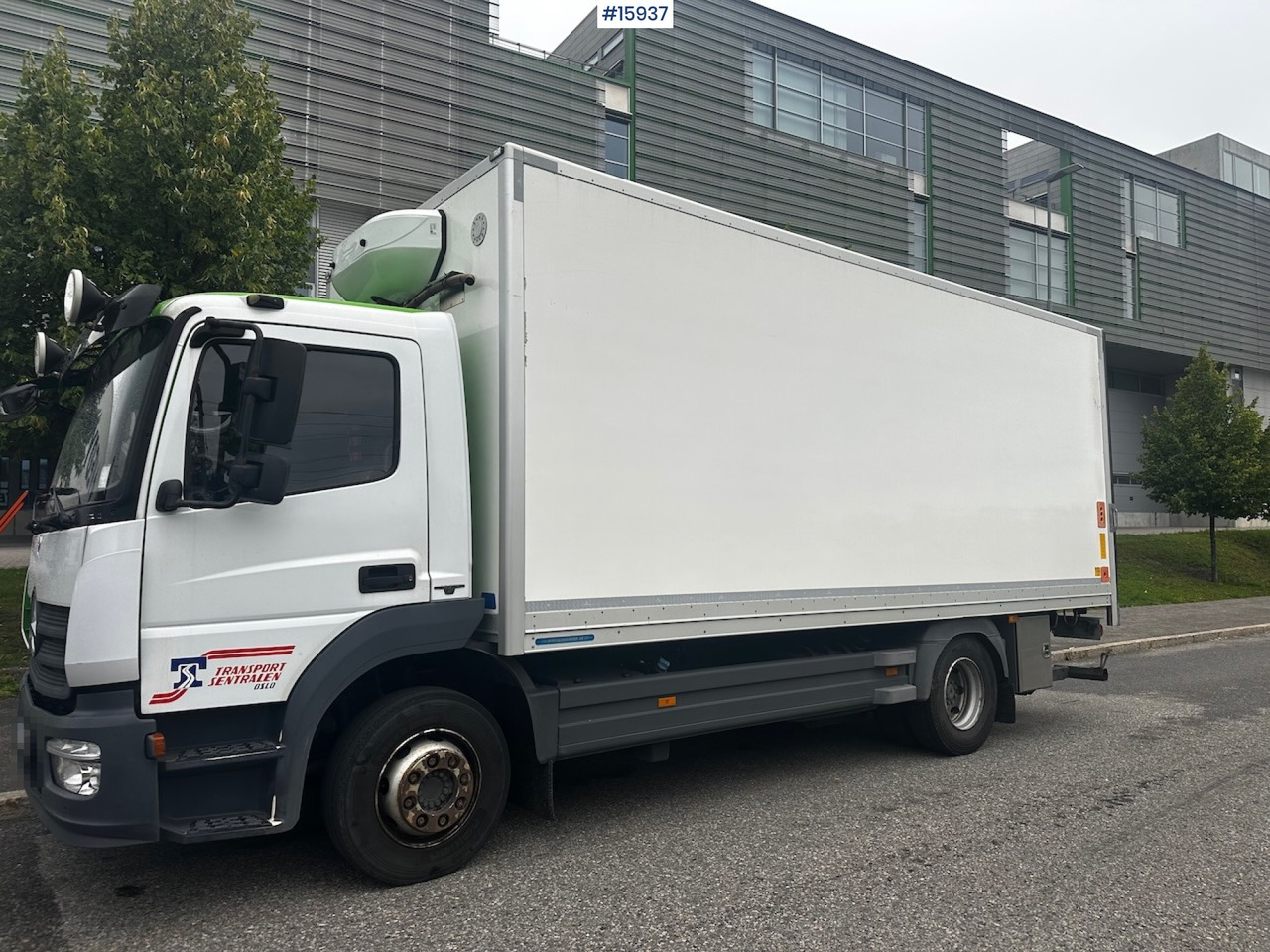 Mercedes Atego - Camión caja cerrada: foto 2 Mercedes Atego - Camión caja cerrada: foto 2