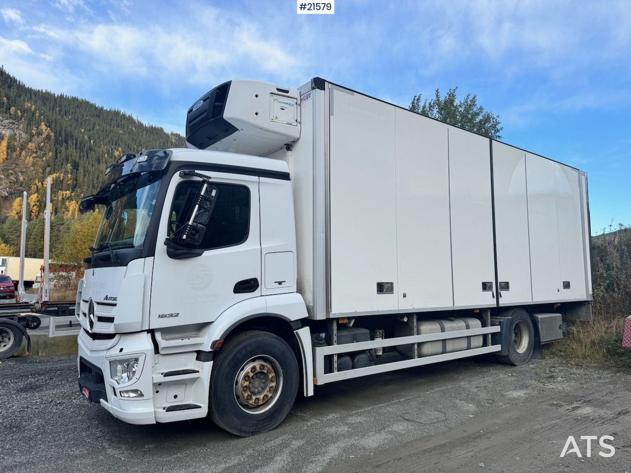 Mercedes-Benz Antos 1832 m/ Full sideåpning og Kjøl/frys. - Camión caja cerrada: foto 2 Mercedes-Benz Antos 1832 m/ Full sideåpning og Kjøl/frys. - Camión caja cerrada: foto 2