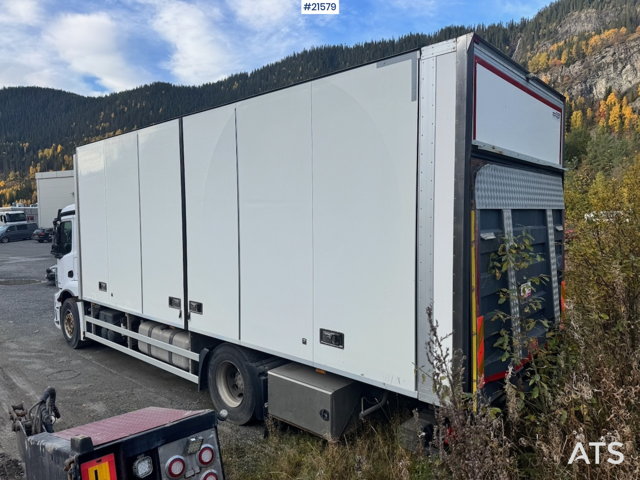 Mercedes-Benz Antos 1832 m/ Full sideåpning og Kjøl/frys. - Camión caja cerrada: foto 3 Mercedes-Benz Antos 1832 m/ Full sideåpning og Kjøl/frys. - Camión caja cerrada: foto 3
