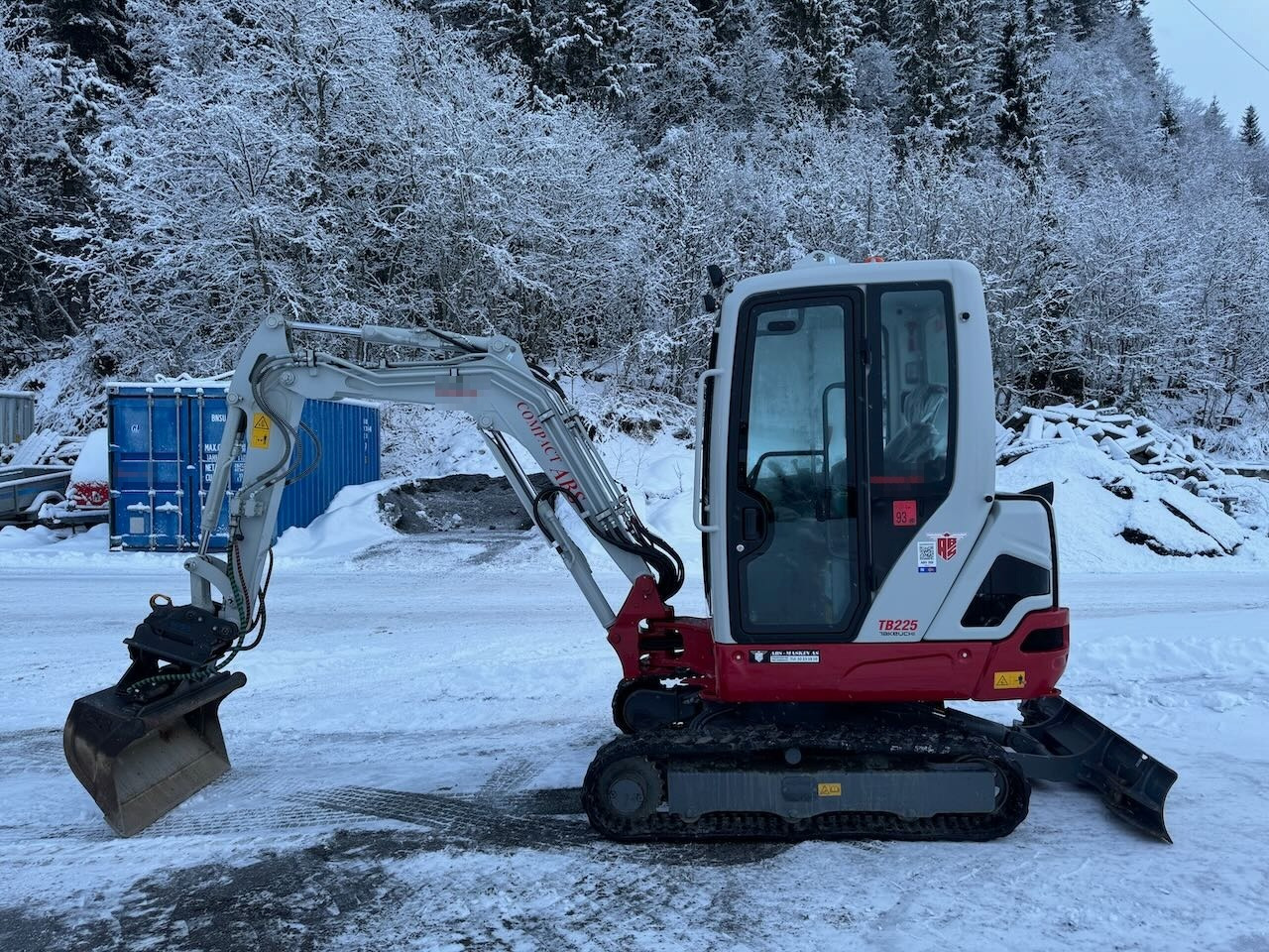 Takeuchi TB225 - Excavadora: foto 2 Takeuchi TB225 - Excavadora: foto 2
