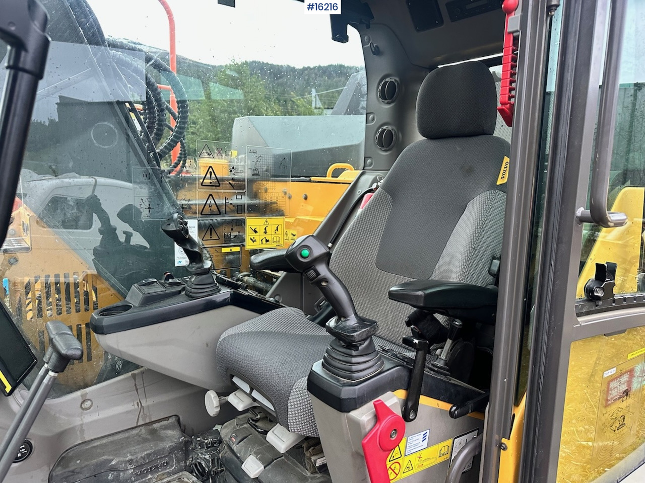 Excavadora Volvo ECR145: foto 32