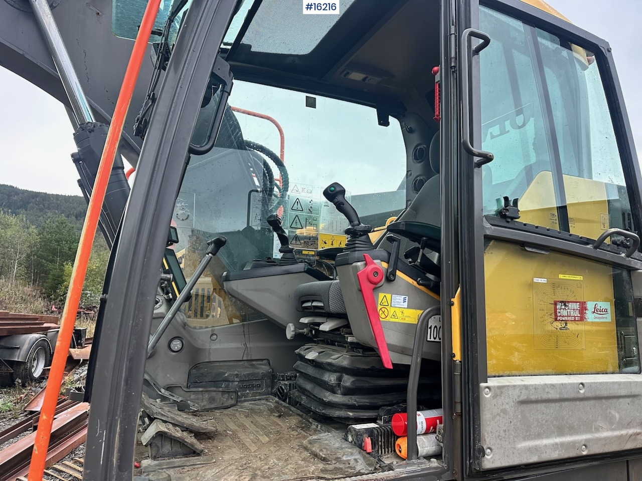 Excavadora Volvo ECR145: foto 31