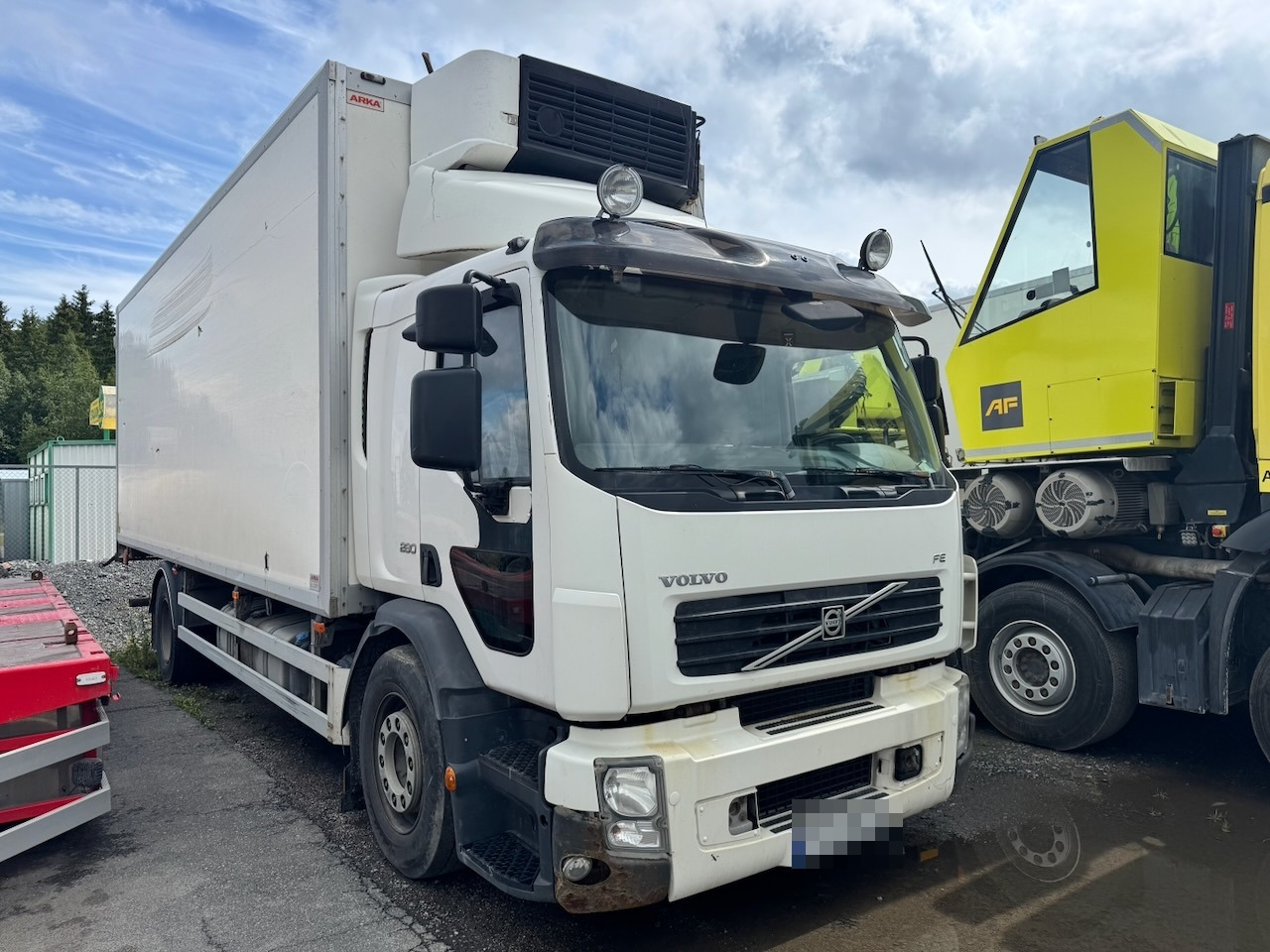 Volvo FE280 - Camión caja cerrada: foto 2 Volvo FE280 - Camión caja cerrada: foto 2