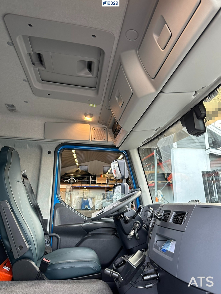 Camión caja cerrada Volvo FL250: foto 6