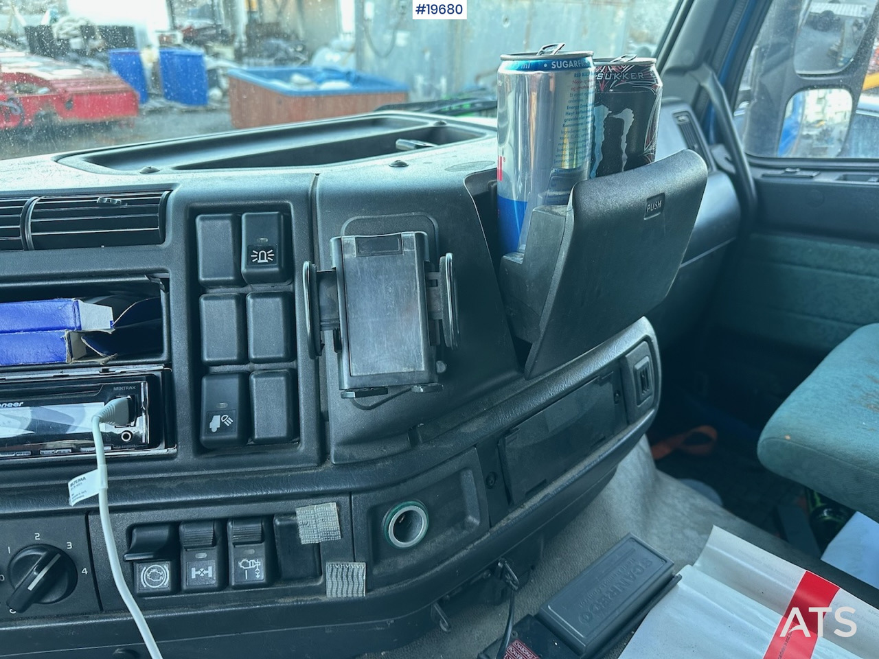 Camión caja abierta Volvo FM7: foto 29