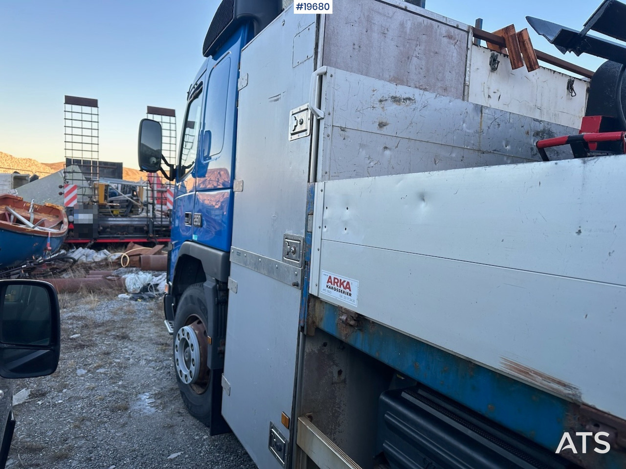 Camión caja abierta Volvo FM7: foto 14