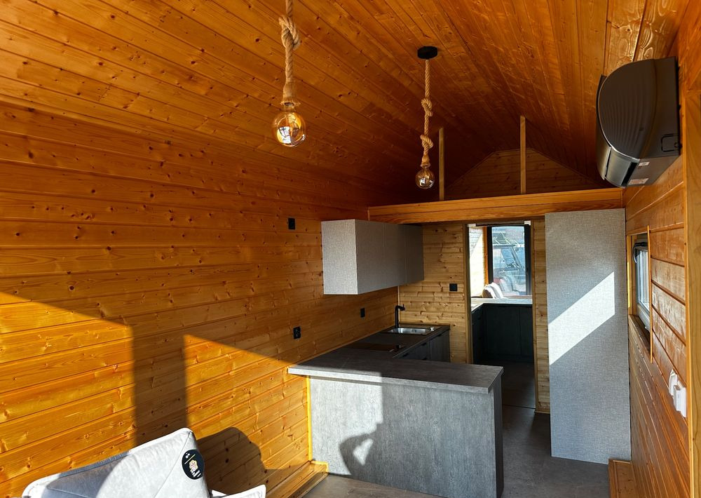 Boro Drewniany DOMEK MOBILNY na przyczepie 7,5m x 2,5m - Caravana: foto 4 Boro Drewniany DOMEK MOBILNY na przyczepie 7,5m x 2,5m - Caravana: foto 4