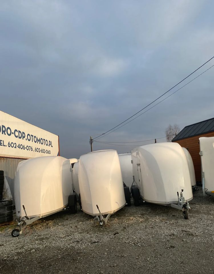 Niewiadów Furgon Niewiadów F1334 z trapem wjazdowym - Remolque de coche: foto 3 Niewiadów Furgon Niewiadów F1334 z trapem wjazdowym - Remolque de coche: foto 3