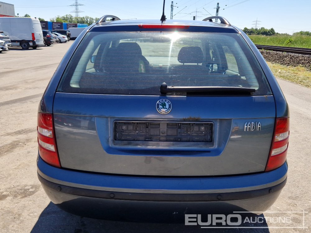 2004 Skoda FABIA 1.4 - Coche: foto 4 2004 Skoda FABIA 1.4 - Coche: foto 4