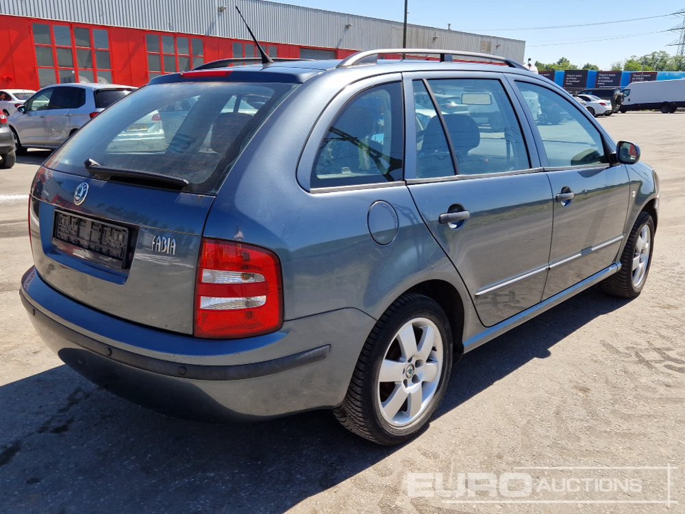 2004 Skoda FABIA 1.4 - Coche: foto 5 2004 Skoda FABIA 1.4 - Coche: foto 5