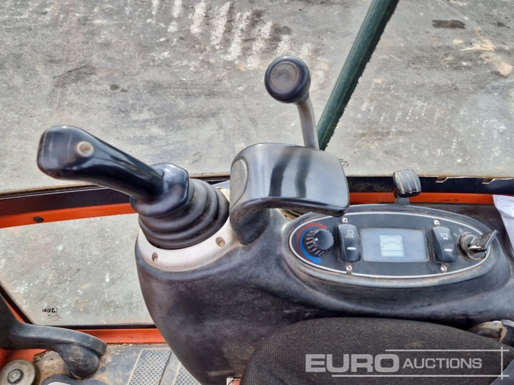 Miniexcavadora 2012 JCB 8018: foto 32
