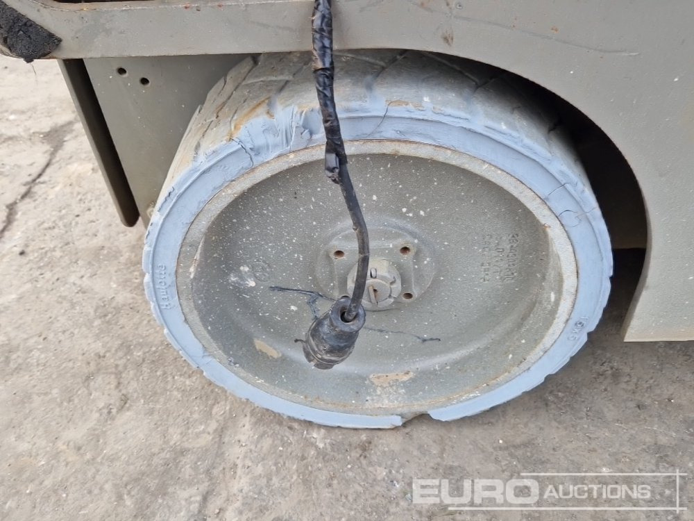 Plataforma elevadora 2017 Haulotte Compact 12: foto 8 Plataforma elevadora 2017 Haulotte Compact 12: foto 8