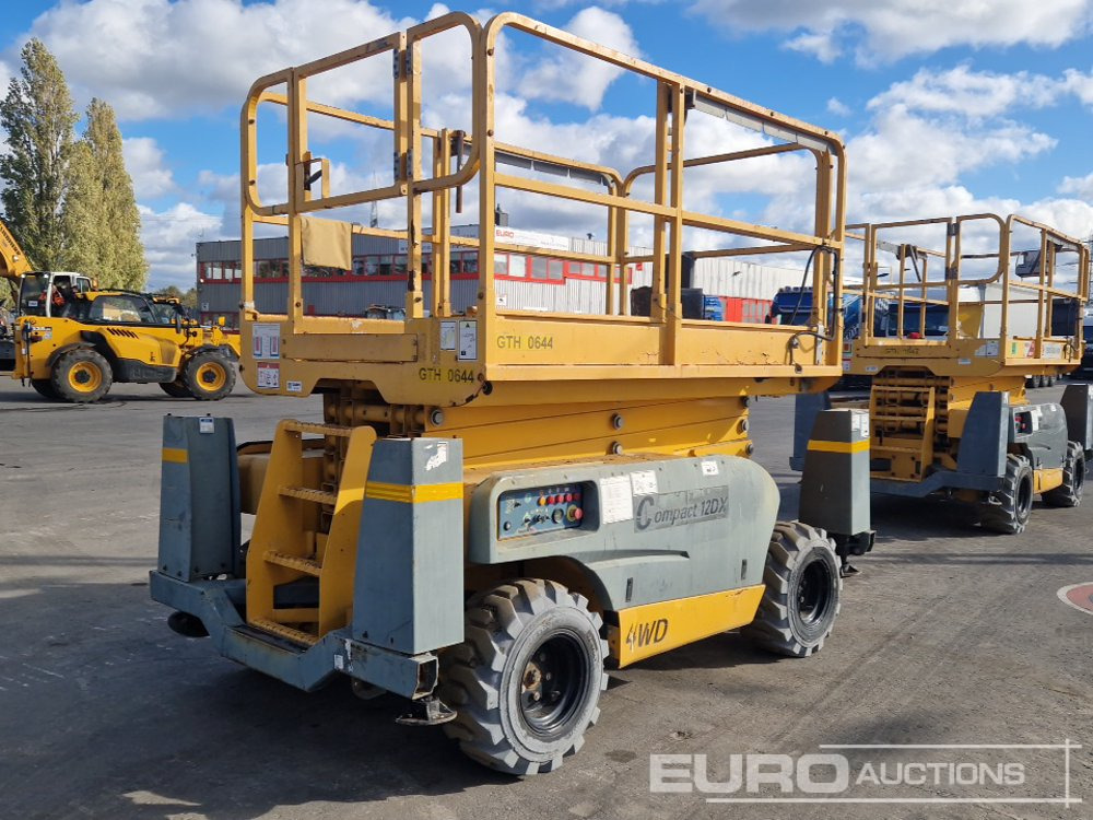 2017 Haulotte Compact 12DX - Plataforma de tijeras: foto 4 2017 Haulotte Compact 12DX - Plataforma de tijeras: foto 4
