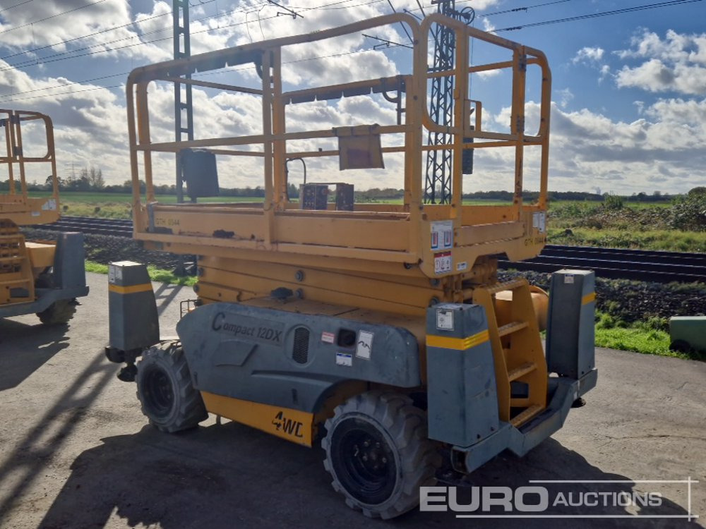 2017 Haulotte Compact 12DX - Plataforma de tijeras: foto 3 2017 Haulotte Compact 12DX - Plataforma de tijeras: foto 3