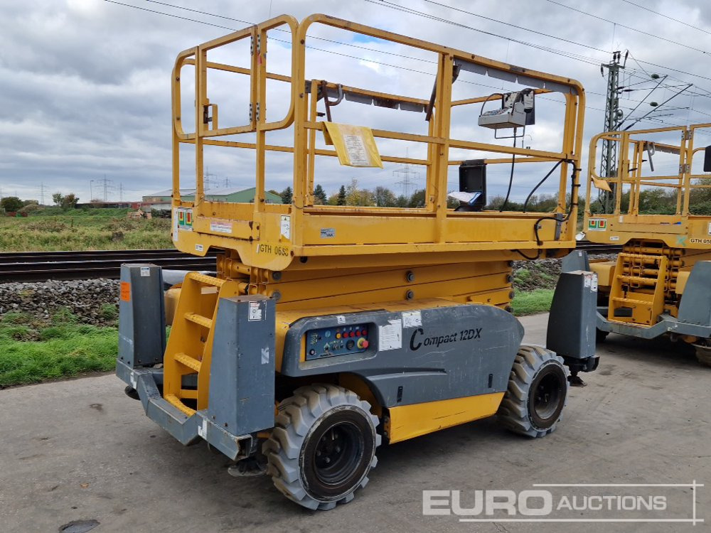 2017 Haulotte Compact 12DX - Plataforma de tijeras: foto 1 2017 Haulotte Compact 12DX - Plataforma de tijeras: foto 1