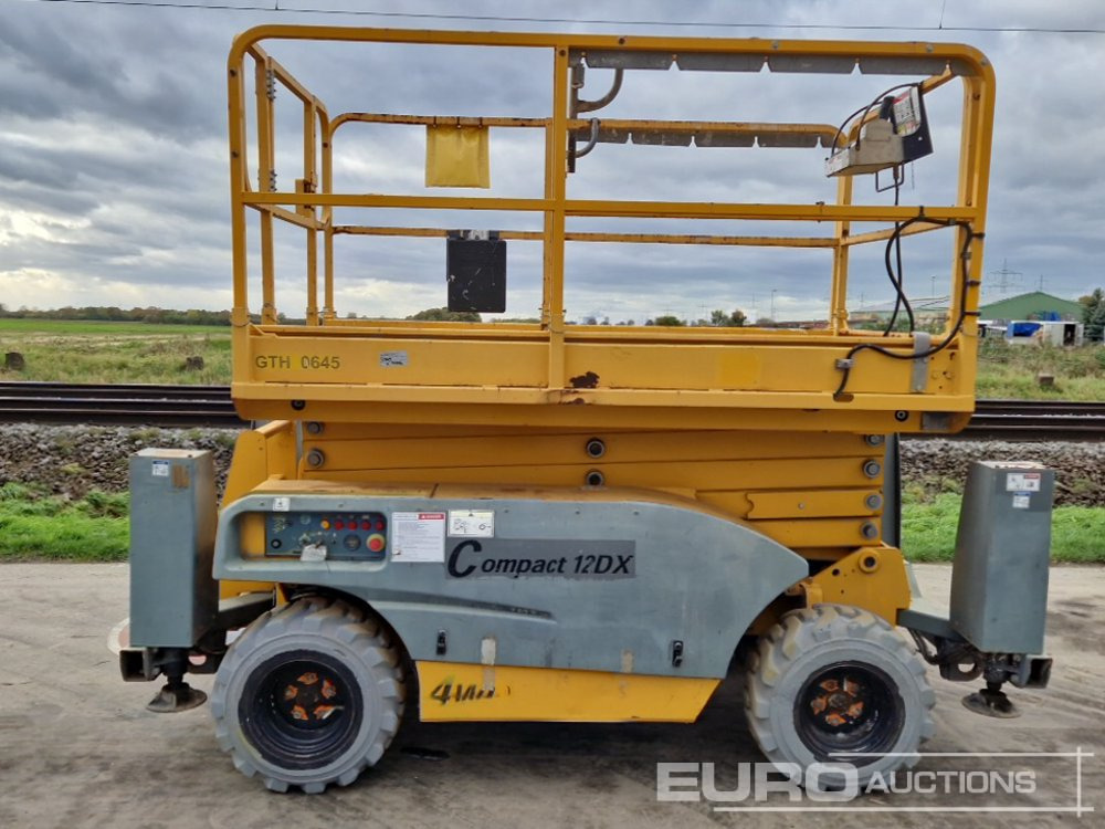 2017 Haulotte Compact 12DX - Plataforma de tijeras: foto 2 2017 Haulotte Compact 12DX - Plataforma de tijeras: foto 2