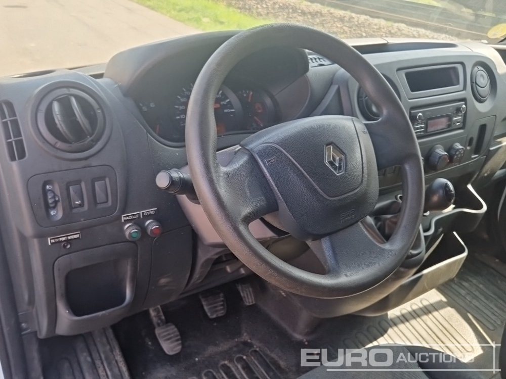 Camión con plataforma elevadora 2019 Renault Master: foto 32