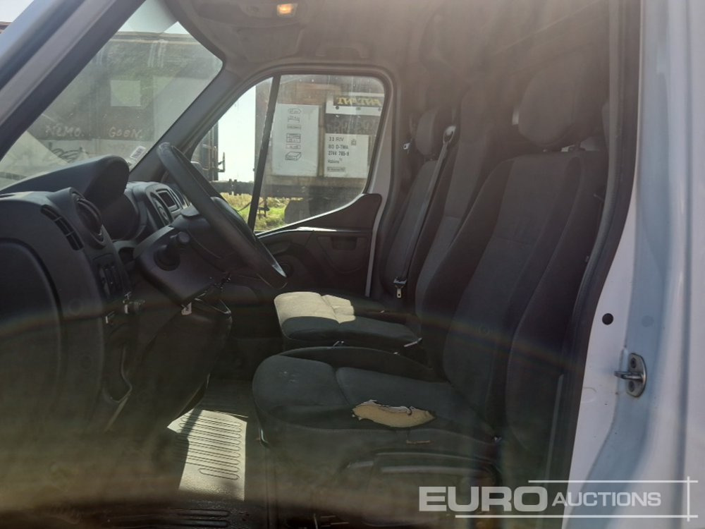 Camión con plataforma elevadora 2019 Renault Master: foto 30