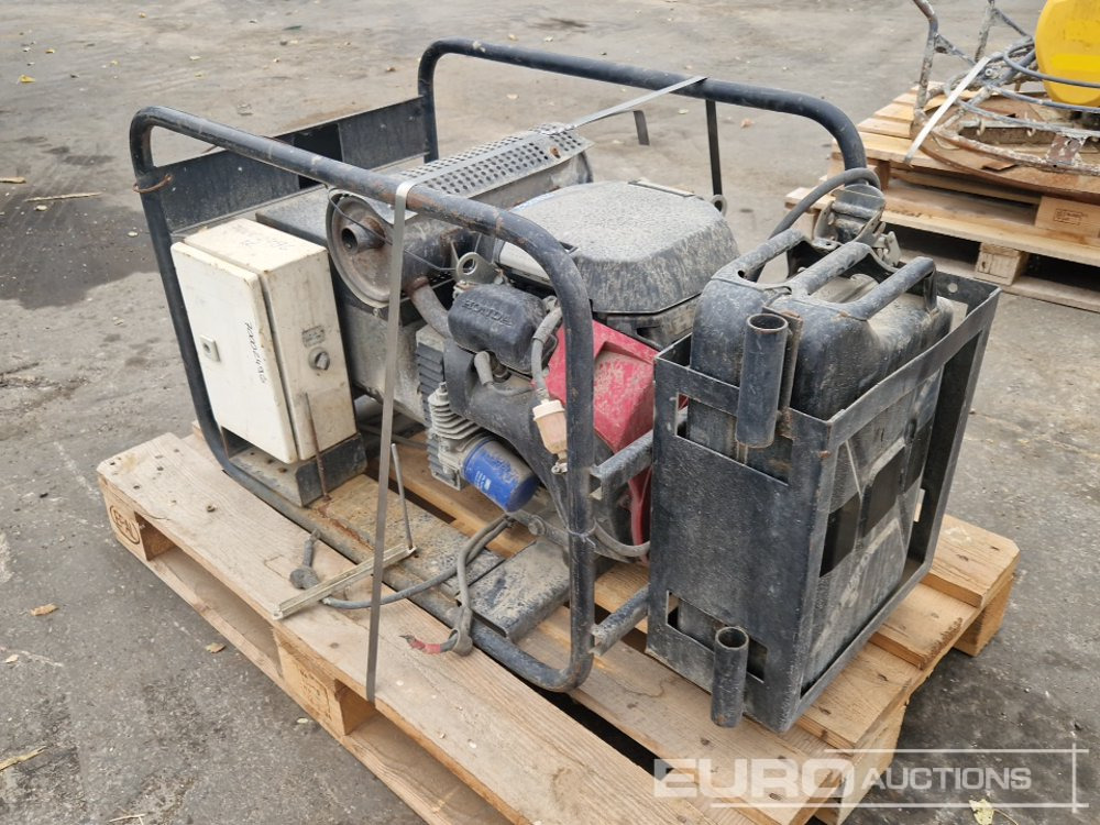 6 kVA Generator - Generador industriale: foto 2 6 kVA Generator - Generador industriale: foto 2