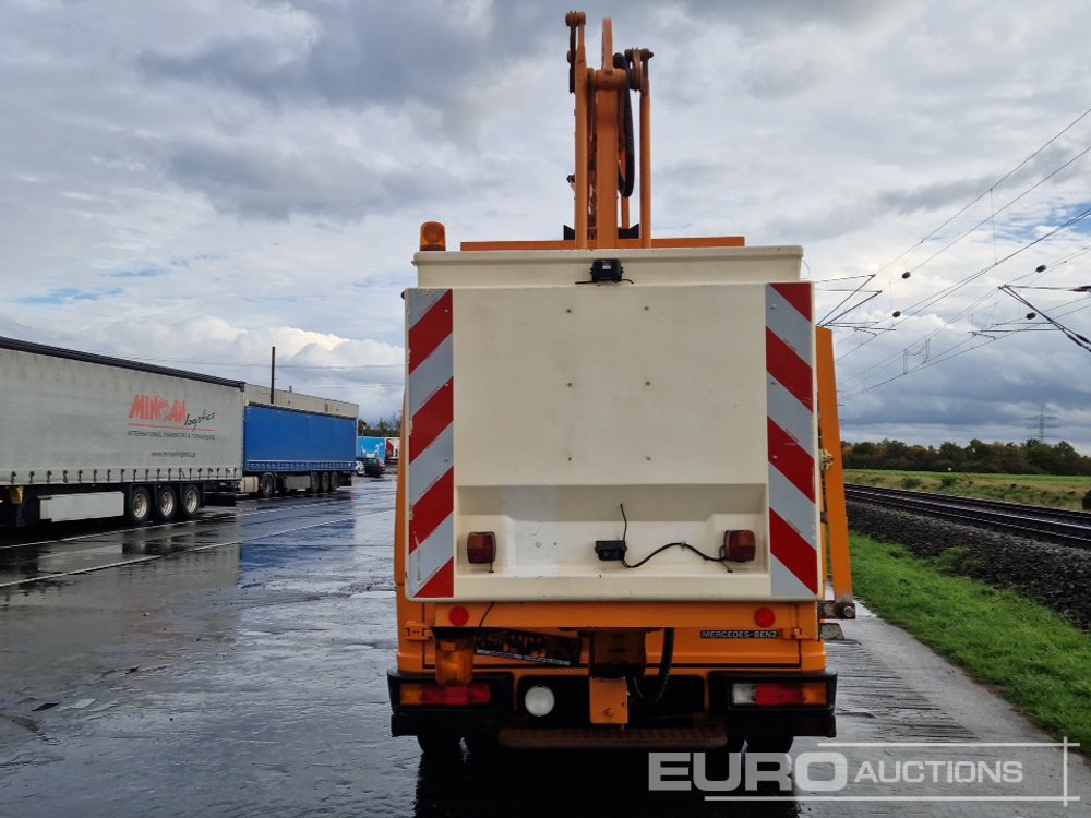 Mercedes 612D - Camión con plataforma elevadora: foto 4 Mercedes 612D - Camión con plataforma elevadora: foto 4