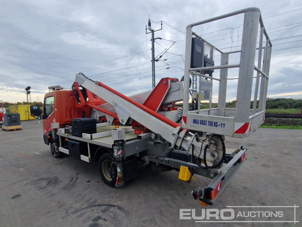 Nissan Cabstar 35.12 - Camión con plataforma elevadora: foto 3 Nissan Cabstar 35.12 - Camión con plataforma elevadora: foto 3