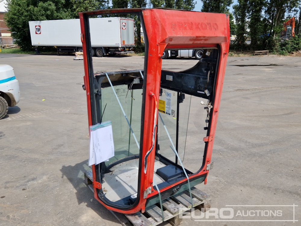 Cabin to suit Yanmar VIO25-4 - Piezas de recambio para Excavadora: foto 1 Cabin to suit Yanmar VIO25-4 - Piezas de recambio para Excavadora: foto 1