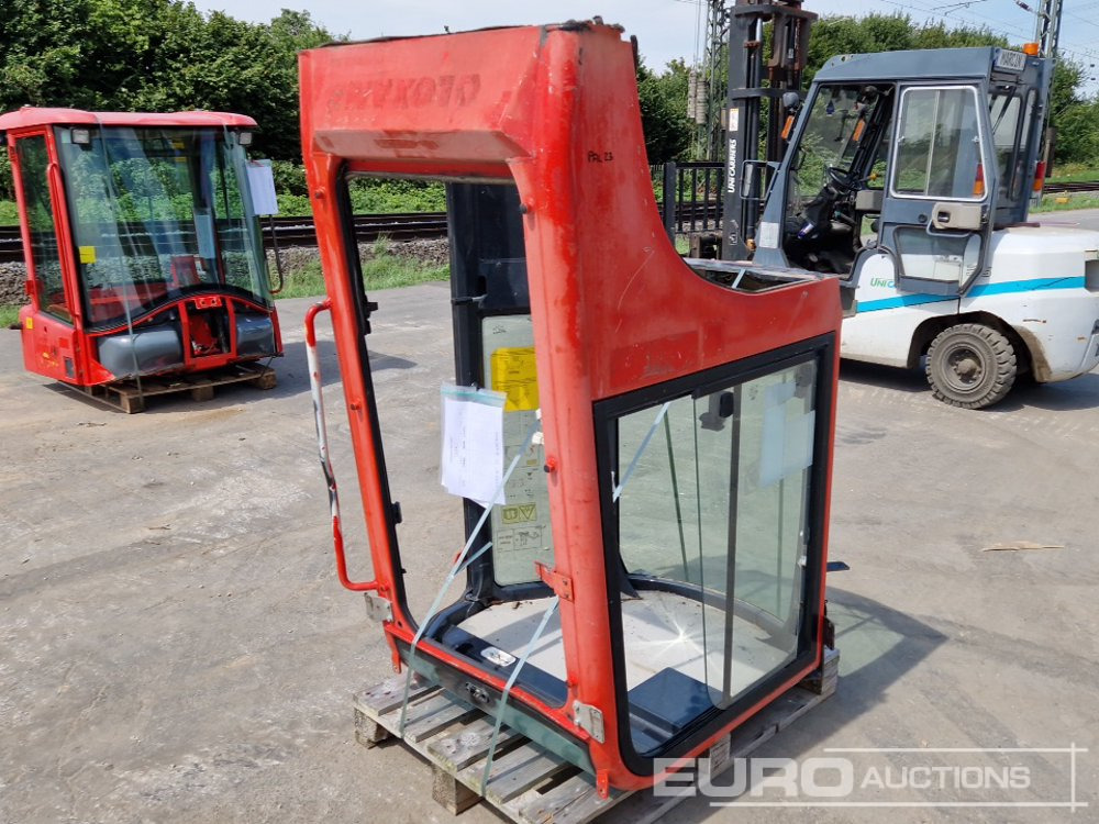 Cabin to suit Yanmar VIO25-4 - Piezas de recambio para Excavadora: foto 2 Cabin to suit Yanmar VIO25-4 - Piezas de recambio para Excavadora: foto 2