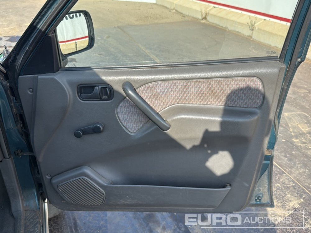 SUV/ Todoterreno 1995 Nissan Terrano II: foto 14