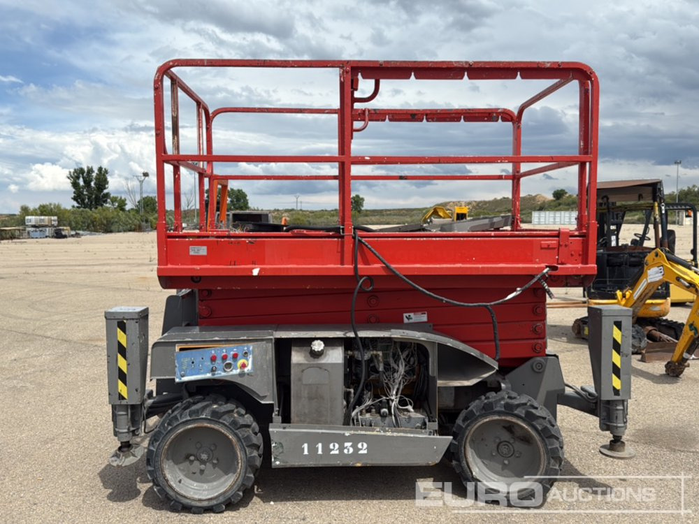 Haulotte Compact 12 DX - Maquinaria de construcción: foto 2 Haulotte Compact 12 DX - Maquinaria de construcción: foto 2
