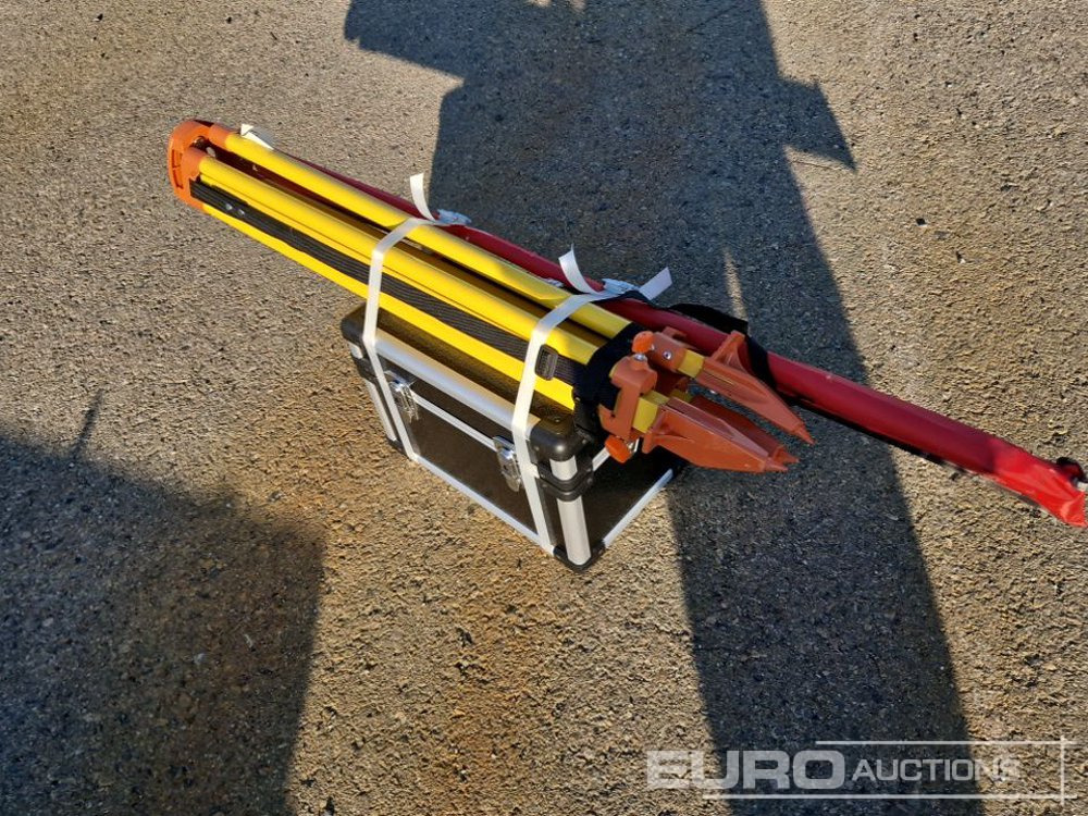 Unused 2025 Captok Self-Leveling Rotary Laser Level Wth Batteries, Receiver, Tripod, Grade Rod / Laser - Equipo de construcción: foto 3 Unused 2025 Captok Self-Leveling Rotary Laser Level Wth Batteries, Receiver, Tripod, Grade Rod / Laser - Equipo de construcción: foto 3