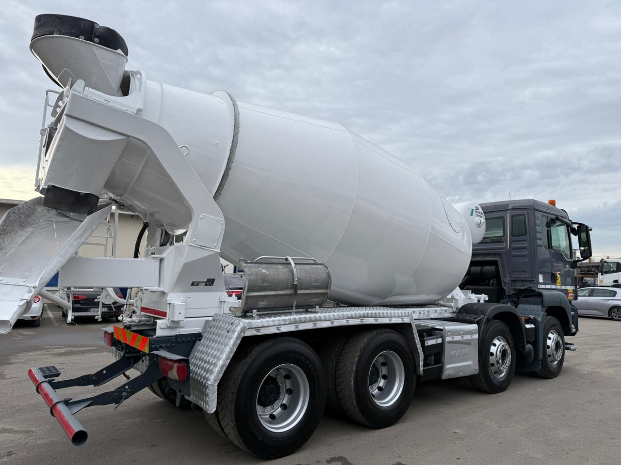 Camion béton MAN TGS 32.420 FF-957-DW - Camión hormigonera: foto 5 Camion béton MAN TGS 32.420 FF-957-DW - Camión hormigonera: foto 5