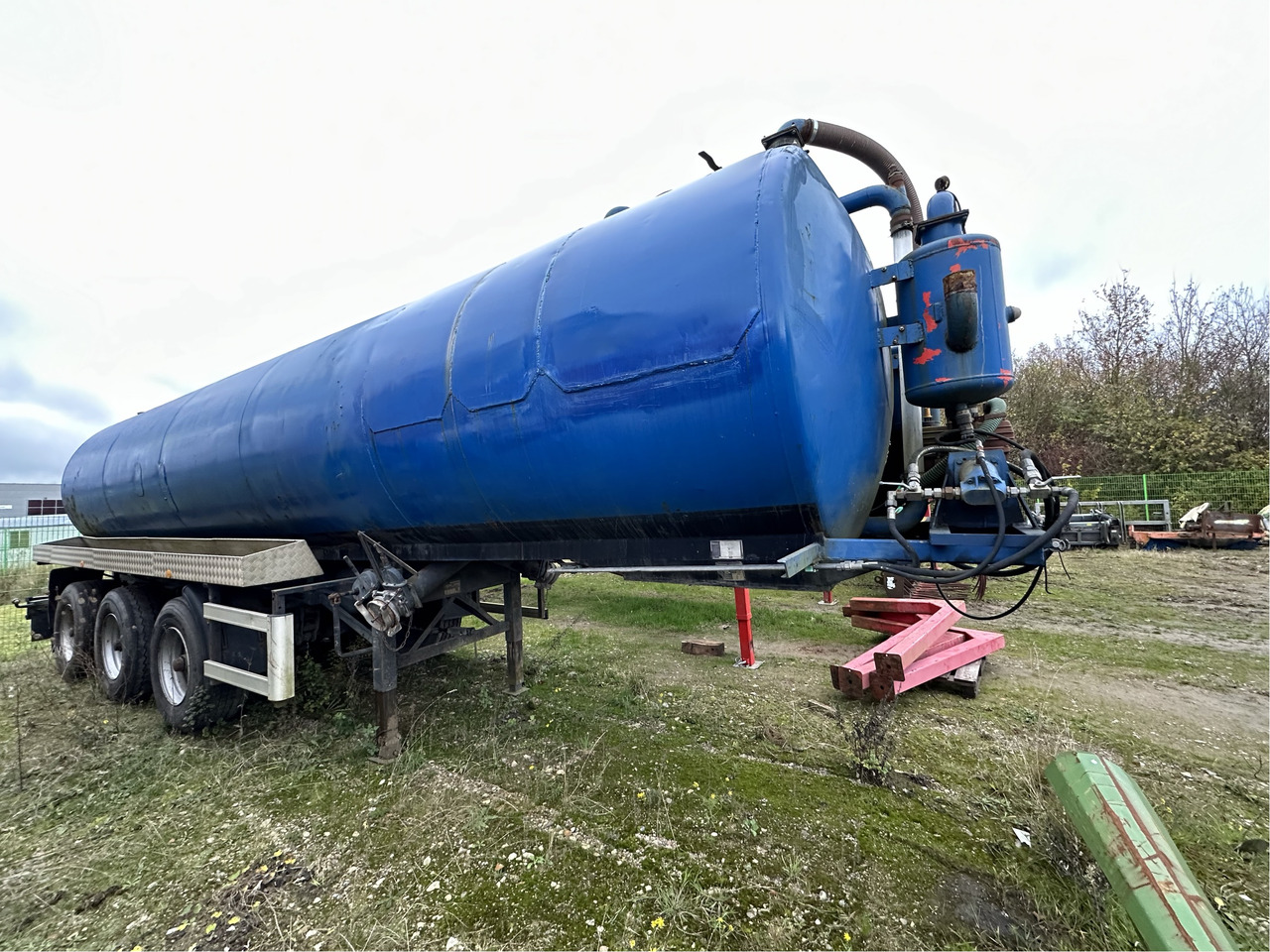 Bardenhorst Gülletransportauflieger 28.000 - Maquinaria para fertilización: foto 1 Bardenhorst Gülletransportauflieger 28.000 - Maquinaria para fertilización: foto 1