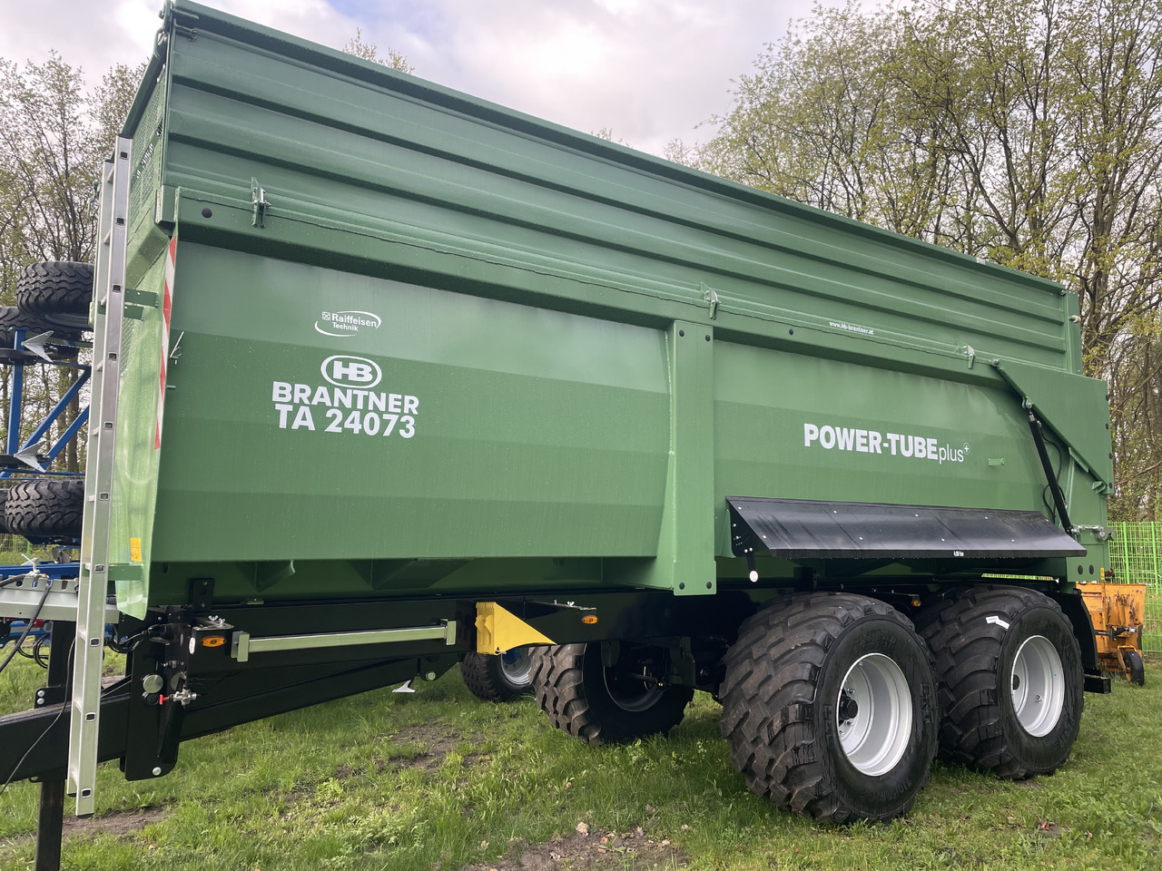 Brantner TA 24073/2 POWER-TUBE - Remolque volquete agrícola: foto 1 Brantner TA 24073/2 POWER-TUBE - Remolque volquete agrícola: foto 1