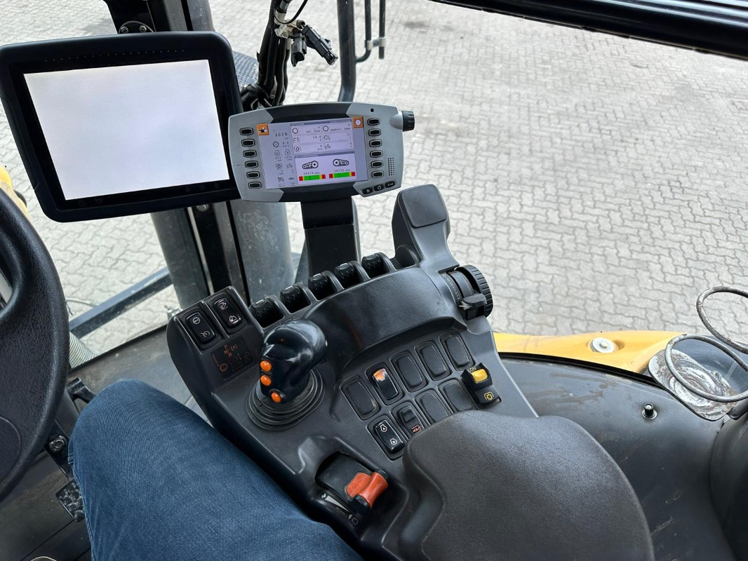 Challenger MT 775 E - Tractor: foto 1 Challenger MT 775 E - Tractor: foto 1
