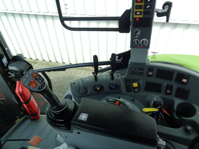 Claas Arion 430 - Tractor: foto 4 Claas Arion 430 - Tractor: foto 4