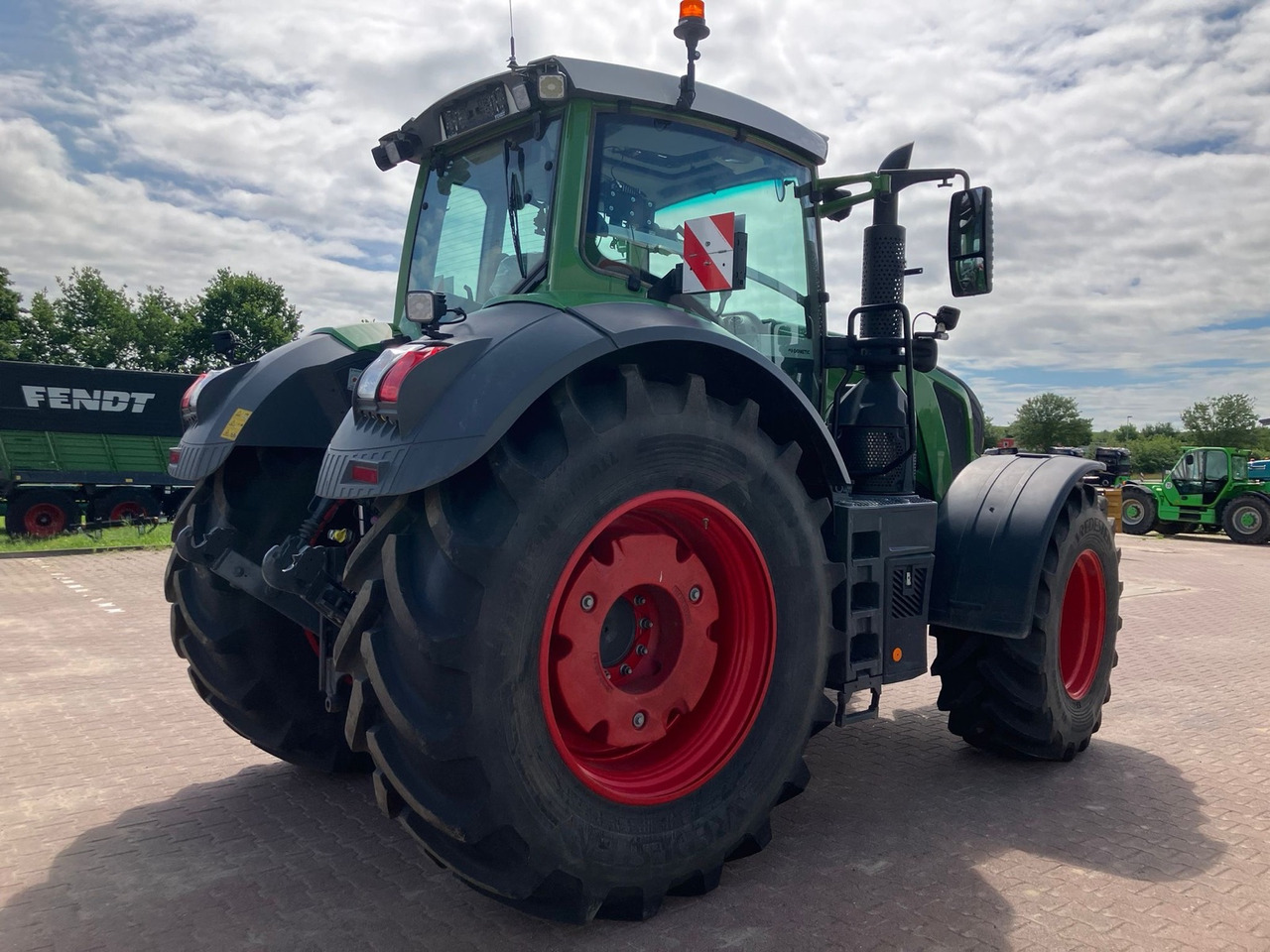 Fendt 828 Vario S4 Profi Plus - Tractor: foto 5 Fendt 828 Vario S4 Profi Plus - Tractor: foto 5